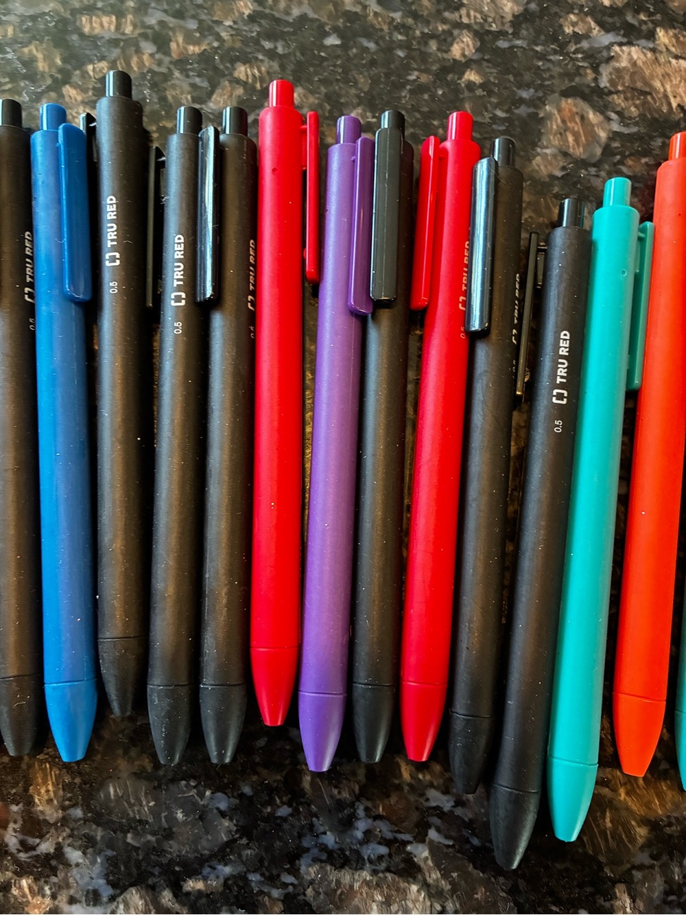 Lot of 19 Tru Red 0.5mm Retractable Gel Pens Assorted Colors - Picture 3 of 4